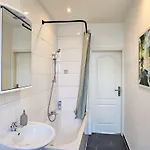 Naehe Dus, 2 Bedrooms, Parking