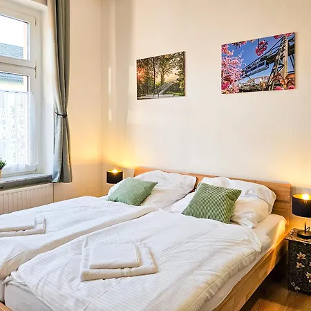 Nähe Dus, 2 Bedrooms, Parking Lägenhet Wuppertal